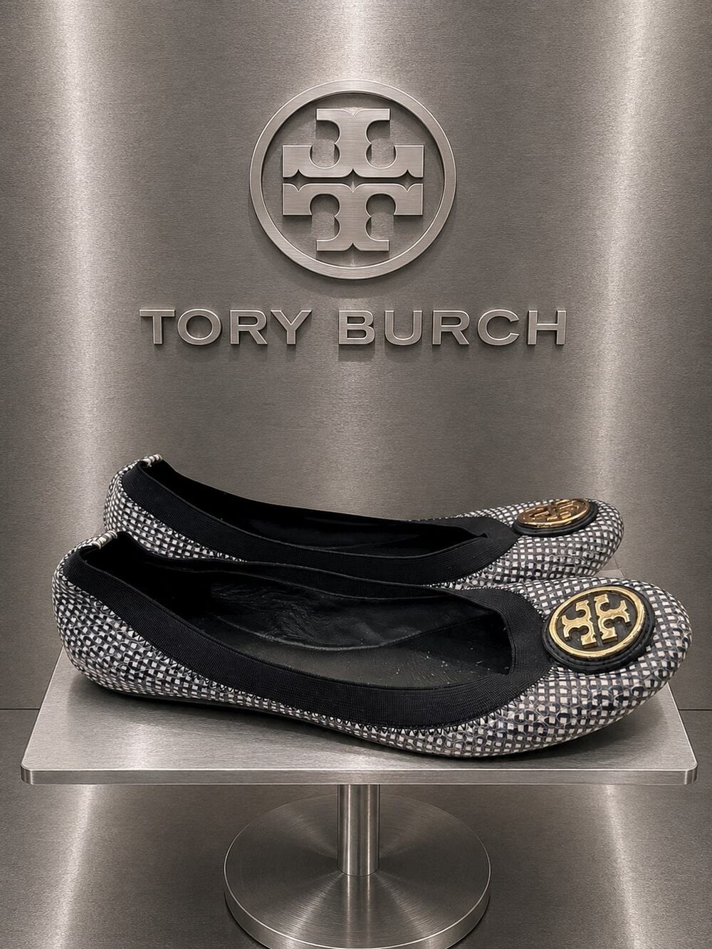 Tory Burch Caroline 2 Tidal Grid Ballet Flats Black White Gold Logo Sz 8